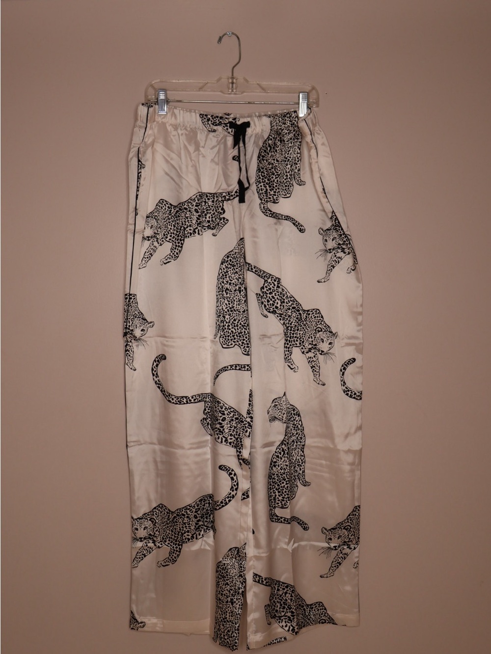 Victoria’s Secret Silky Ivory Leopard Print Pajama Set XL - Picture 5 of 8